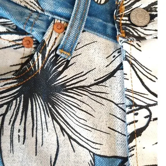 Levi's x Farm Rio Ribcage Cropped Jeans Women's 24 High Rise Denim - Picture 11 of 15